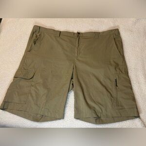 Columbia Men's khaki Cargo Shorts hiking 54w 12L